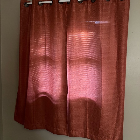 Light blackout curtains - Picture 2 of 2